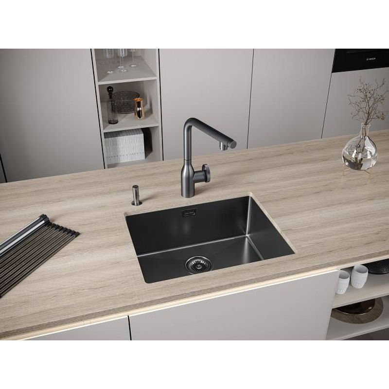 Кухонная мойка из нержавеющей стали Paulmark Next 58 Uni PM215844-GM вороненая сталь 580х440 мм