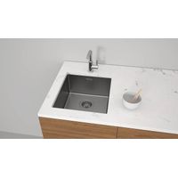 Кухонная мойка из нержавеющей стали Paulmark Yuni 39 Uni YU39-GM вороненая сталь 390х440 мм — 3